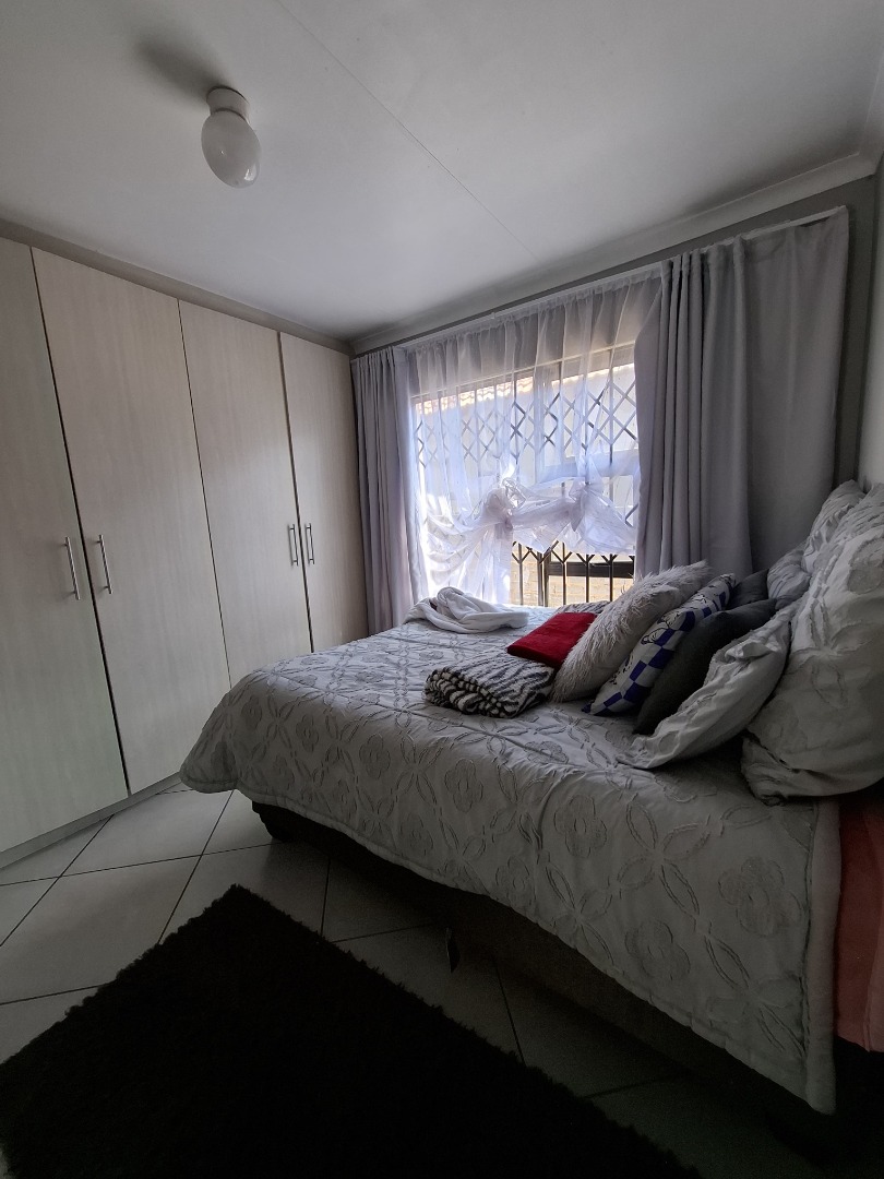 Master, built in cupboards, with en-suite