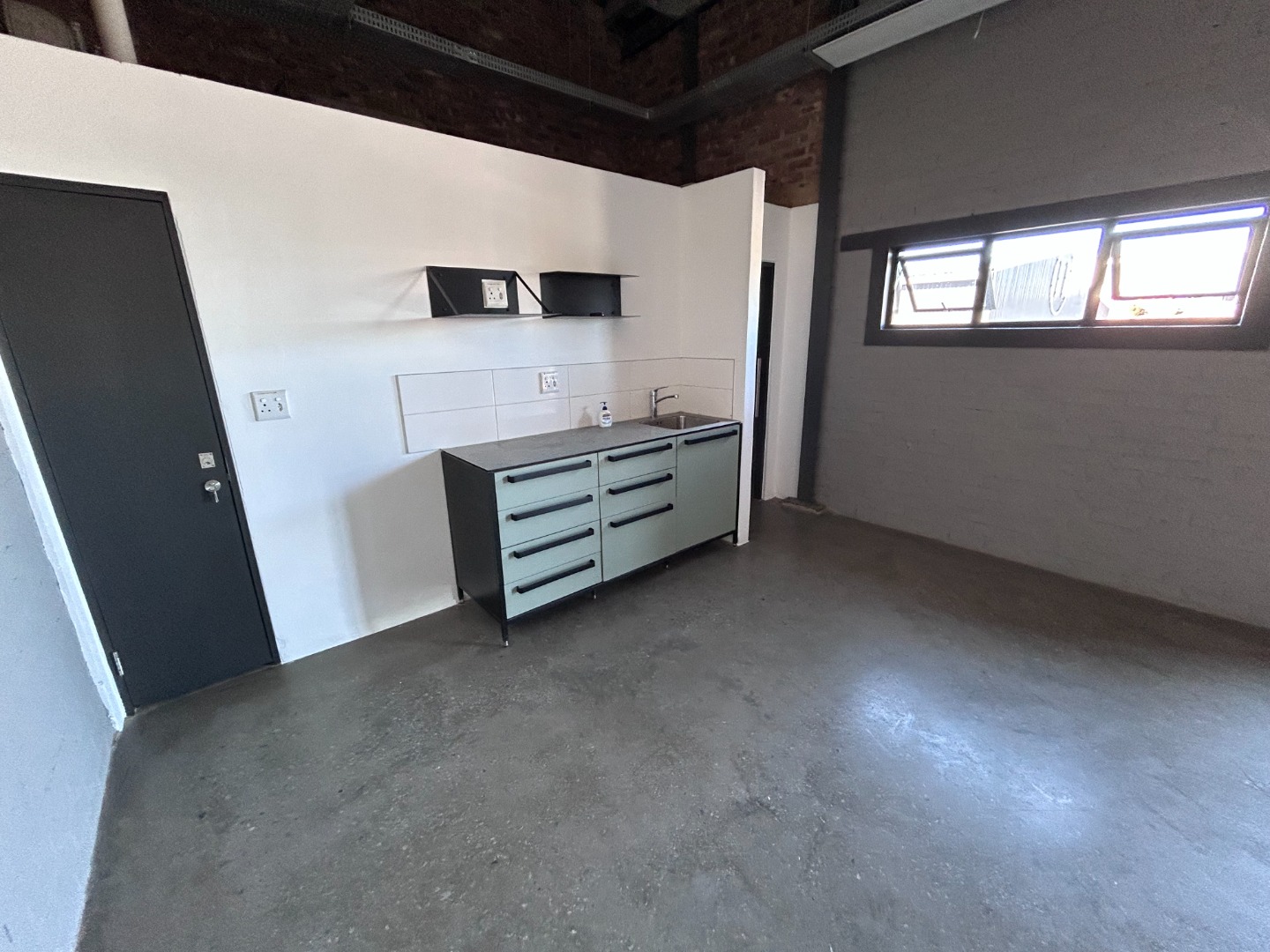Riversands Warehouse To Rent