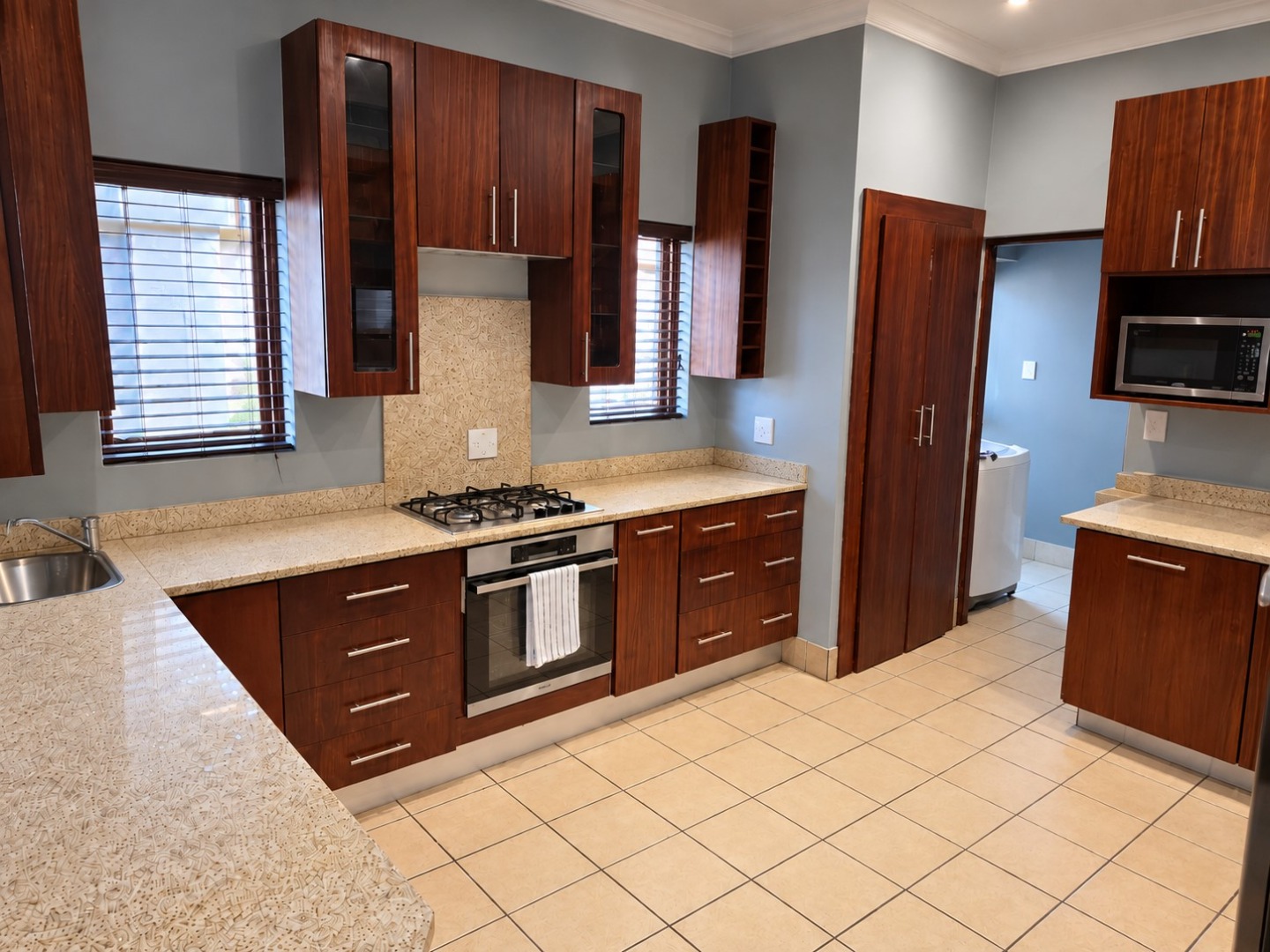 Kitchen new stove