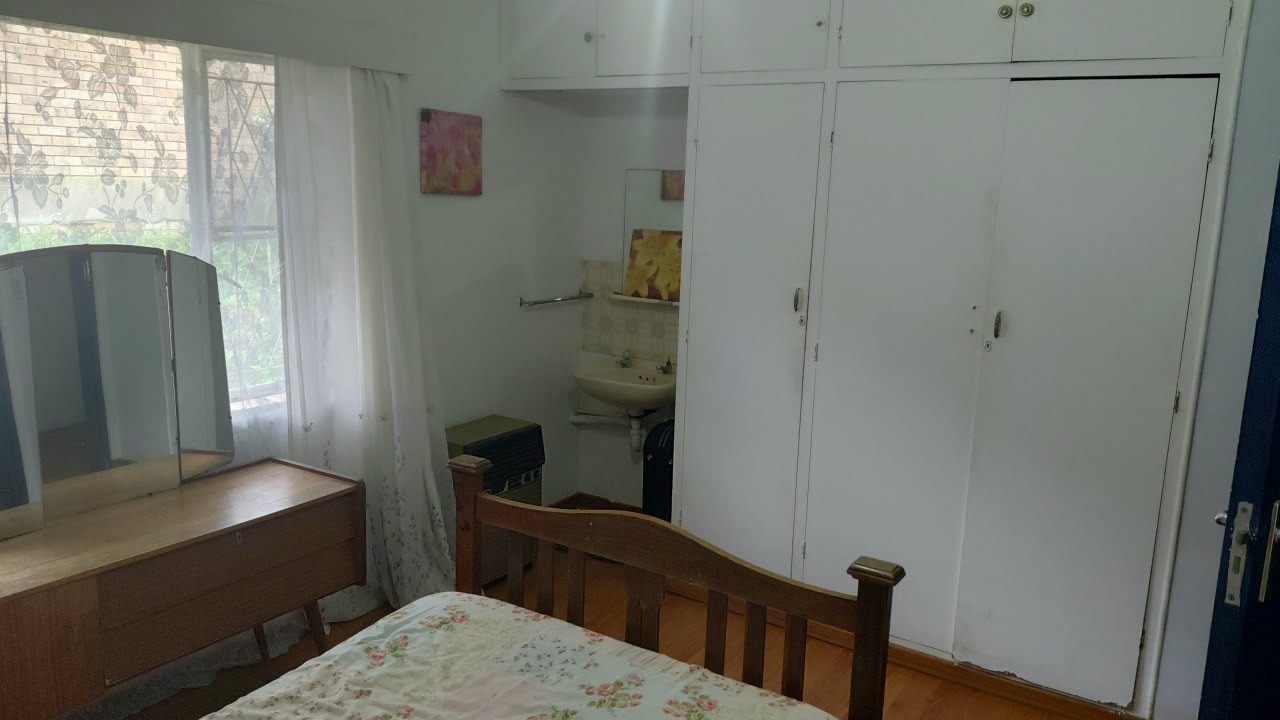 4th bedroom with basin