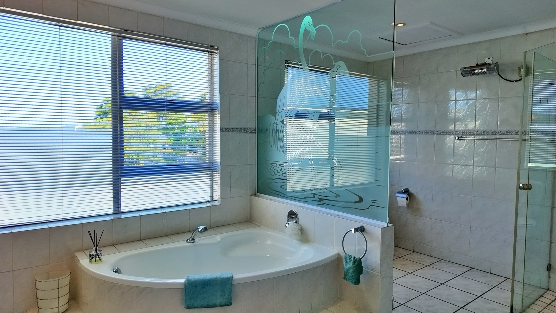 Main ensuite