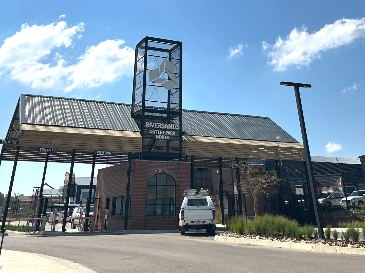Riversands Outlet Park