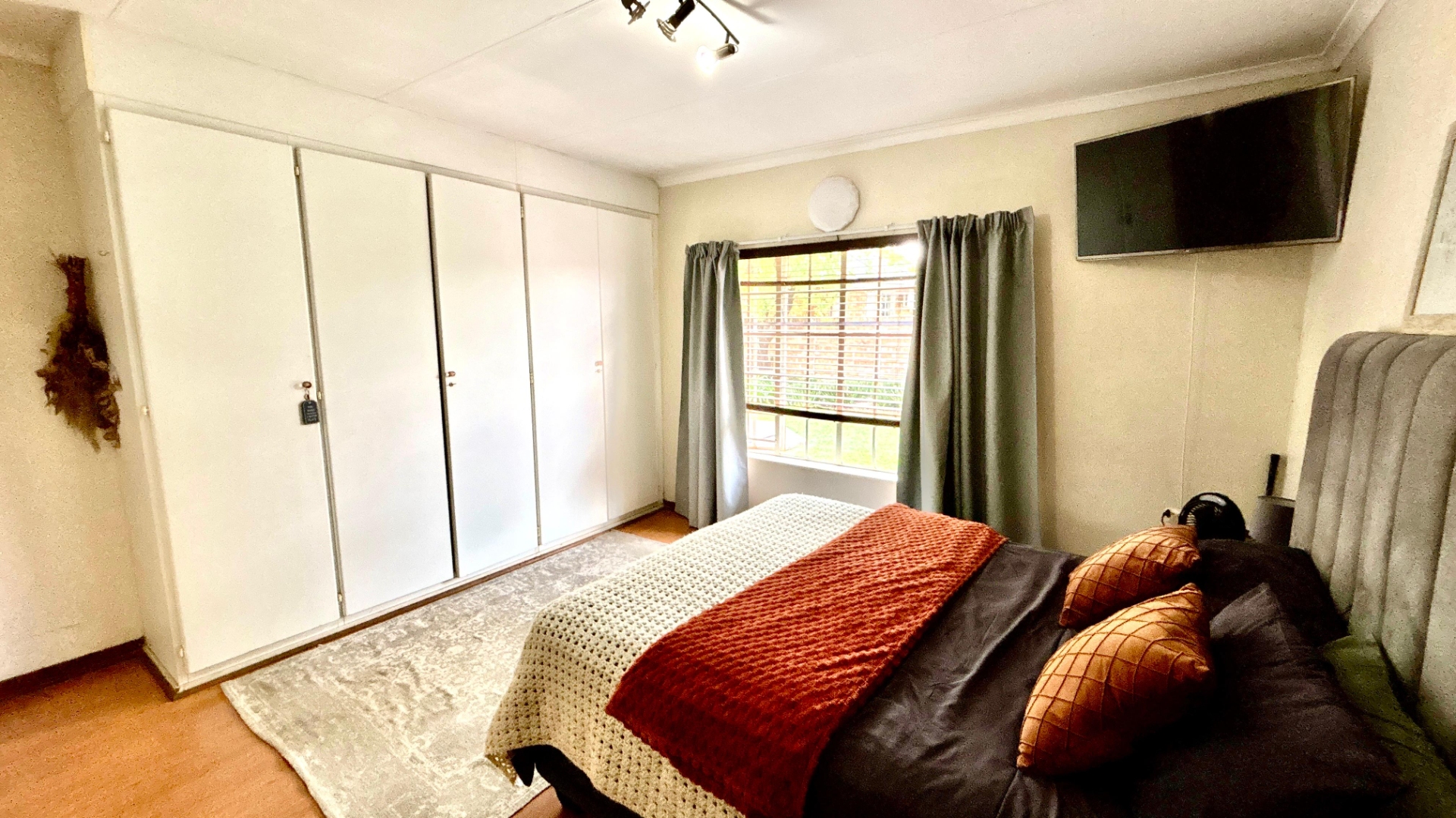 Main bedroom
