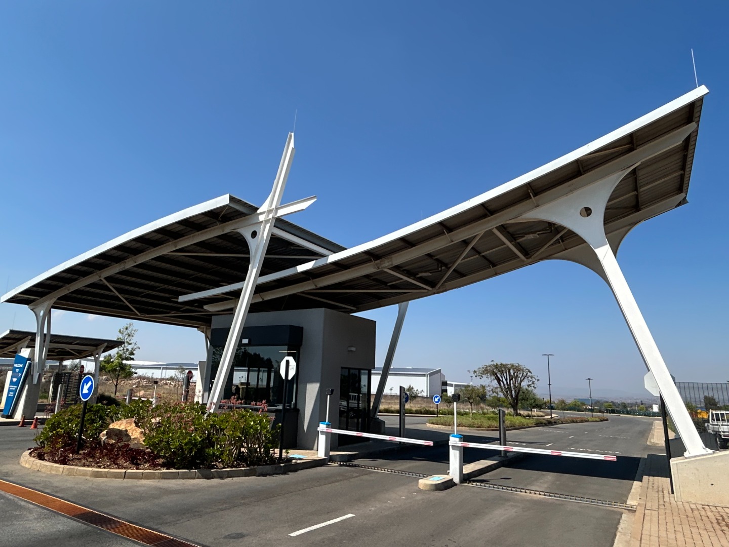 Airport Park Warehouse To Rent