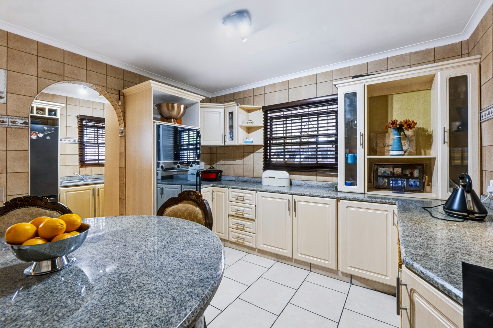 Breakfast nook & workstation