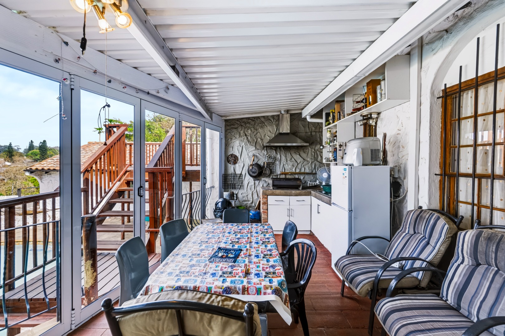 Entertainment area-first level