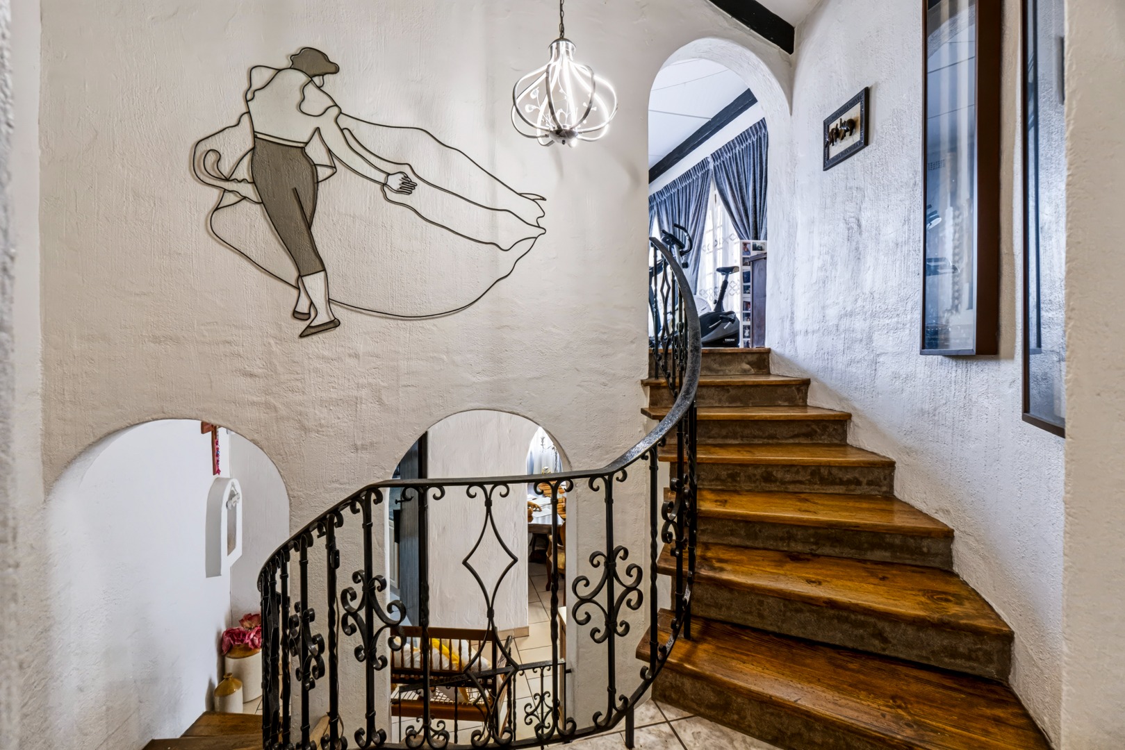 Staircase to 2nd lounge