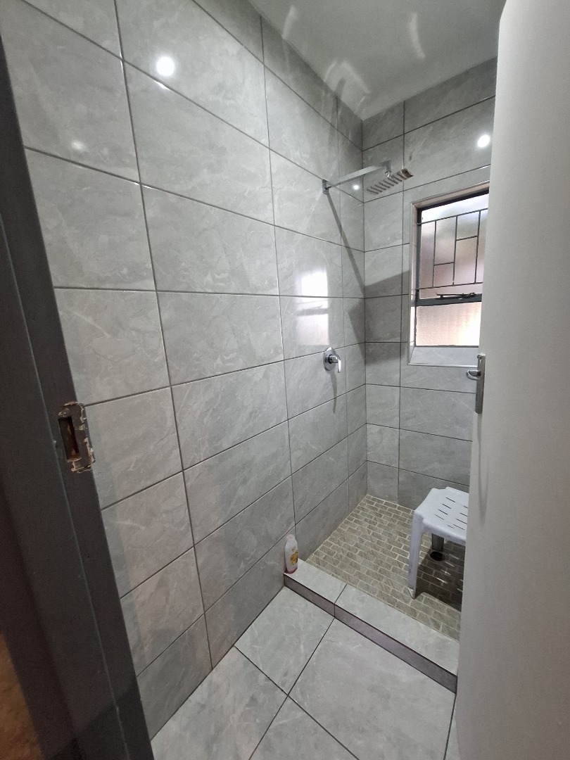 Seperate shower