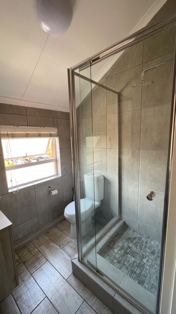 MAIN ENSUITE