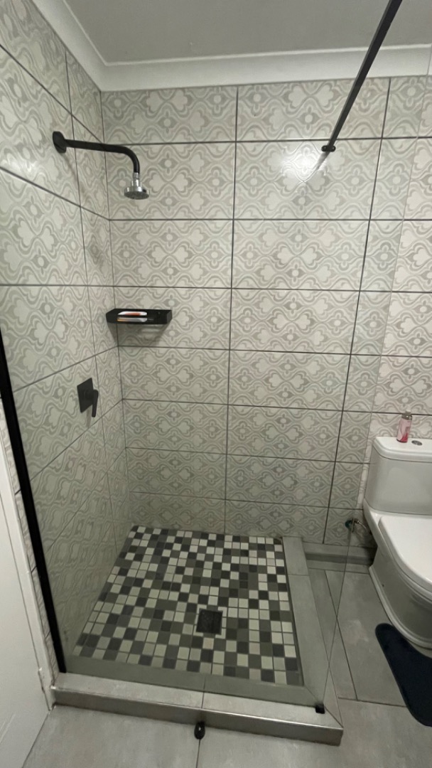 GUEST SHOWER