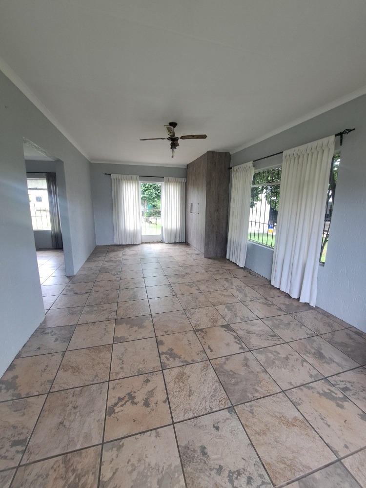 The lounge in the second house