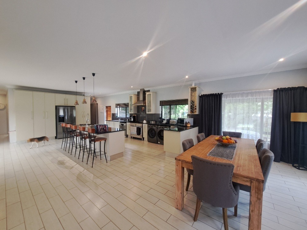 Another angle from the diningroom