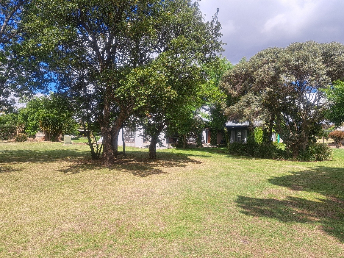 The main house from the driveway