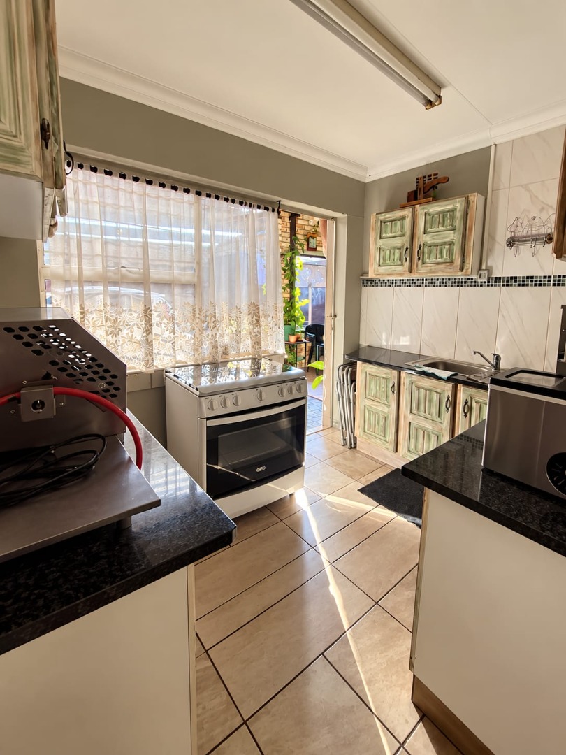 FLATLET KITCHEN