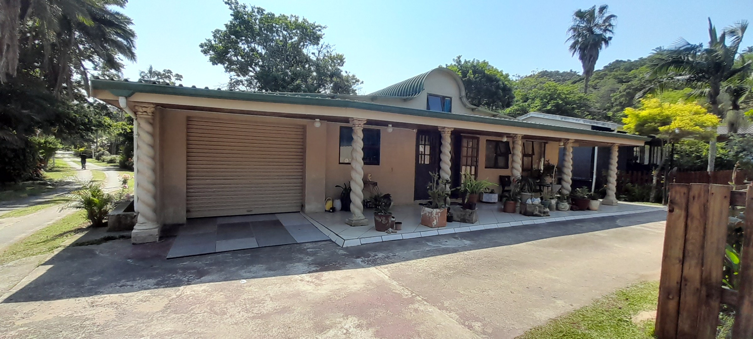 2 Bedroom Townhouse for Sale in Hibberdene in Hibberdene