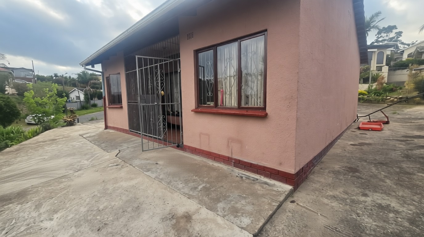 3 Bedroom House for Sale in Grosvenor in Grosvenor